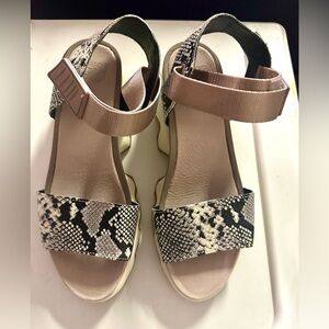 Sorel Black and Cream Strappy Sandals